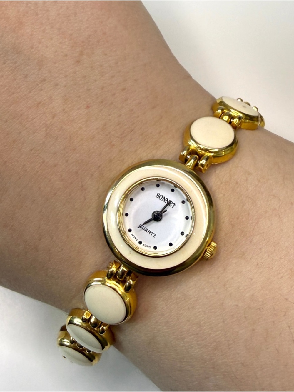 Vintage Sonnet Gold-Tone & Cream Round Link Quartz Watch